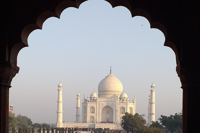 Mumbai to Agra Same Day Taj Mahal Trip With Return Flights - Included in the Package