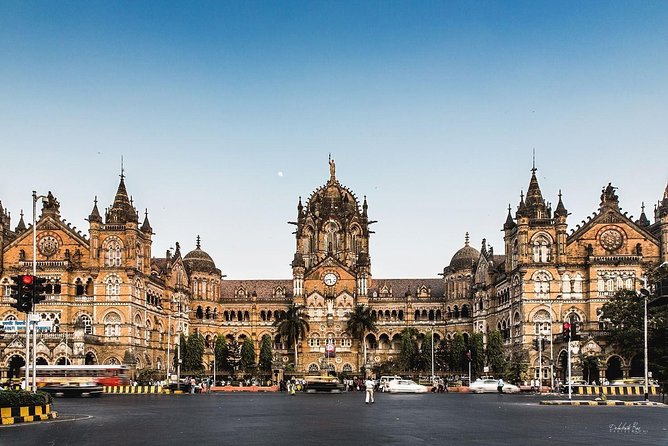 Mumbai Tour by Public Transport - Exploring the Local Transport
