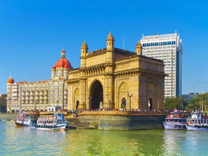 Mumbai Walking Tour With Local Snacks - Iconic Landmarks Near Gateway