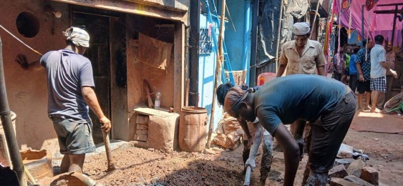 Mumbai:Dharavi Slum, Dhobi Ghat Laundry & Flower Market Tour - Visiting Flower Market