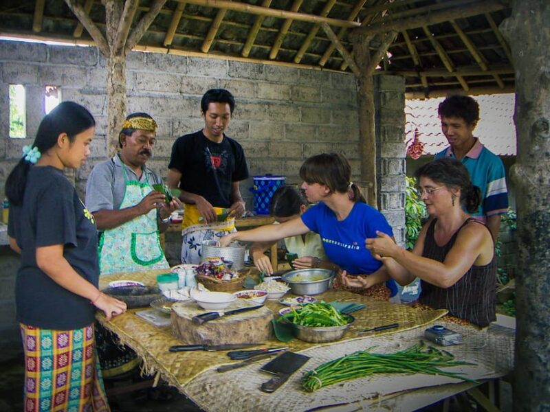 Munduk/Bali: Trekking, Waterfall, Cooking Class & Dinner - Cooking Class Experience