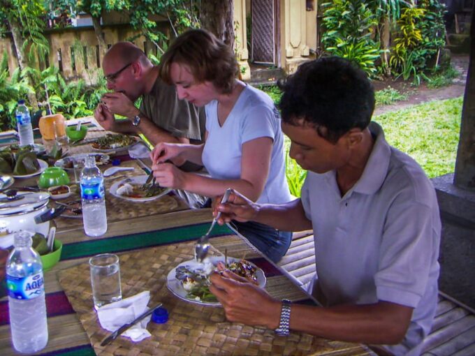 Munduk/Bali: Trekking, Waterfall, Cooking Class & Dinner - Waterfall Exploration