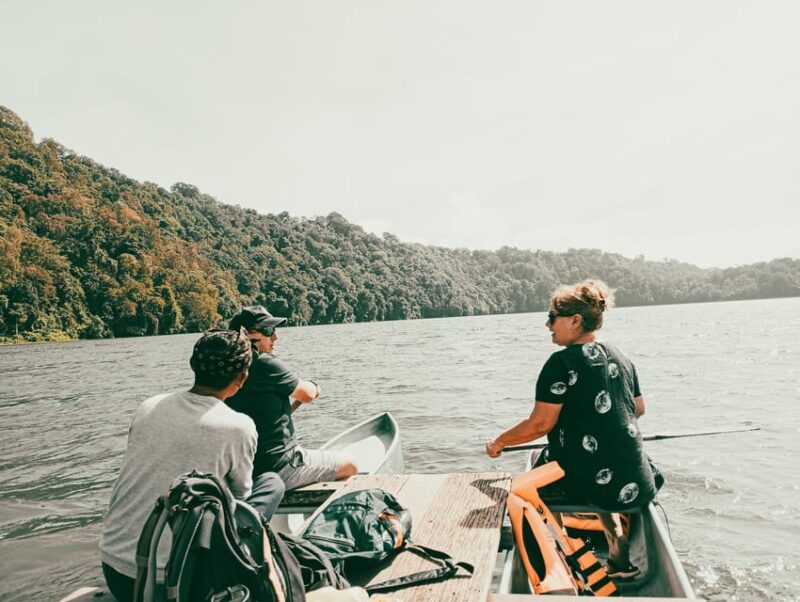 Munduk: Canoeing in the Lake and Discovering a Secret Temple - Key Points