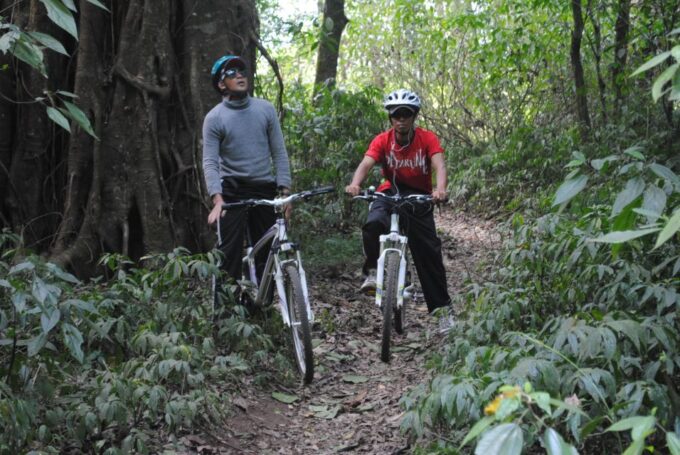 Munduk: Cycling Around Tamblingan, Infinity Pool & Waterfall - Key Stops