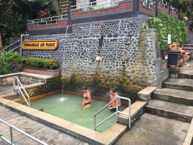 Munduk: Sunrise Traditional Village of Pedawa and Hotspring - Buddhist Monastery Visit