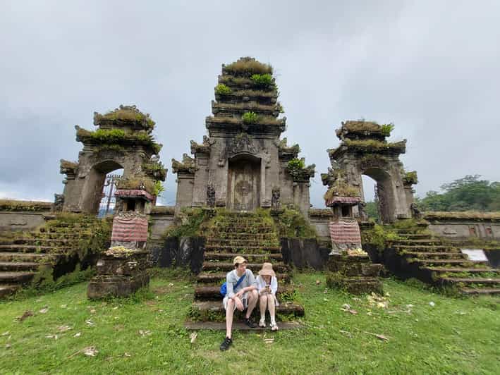 Munduk: Twin Lakes Discovery Temple Trail Expedition - Expert Guidance and Cultural Insights