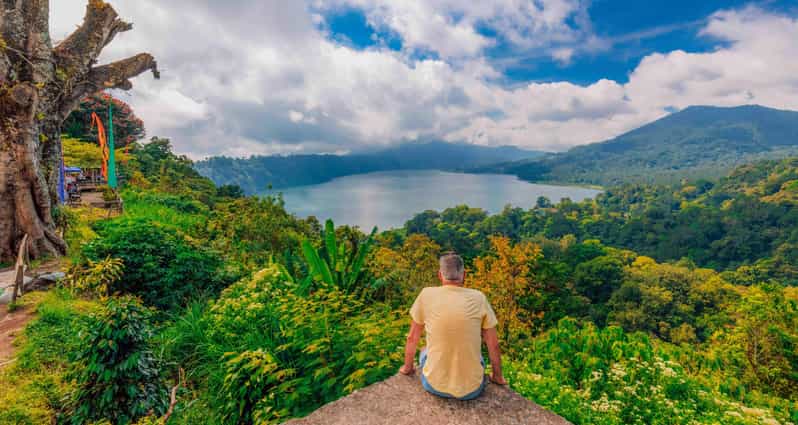 Munduk: Twin Lakes Jungle Hike With Lake Canoe and Waterfall - Key Points