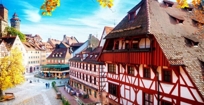 Munich Day Trip by Train to Nuremberg Old Town With Guide - Exploring Nurembergs Old Town