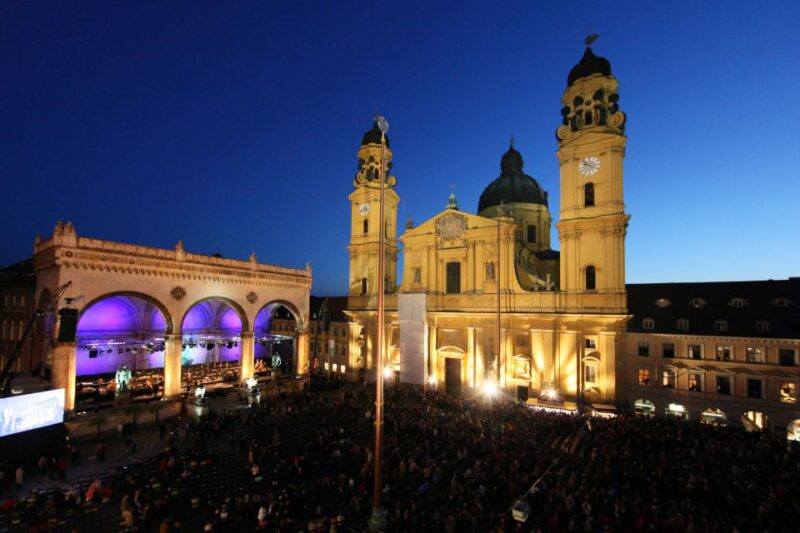 Munich: Evening Composers Group Walking Tour - Tour Experience