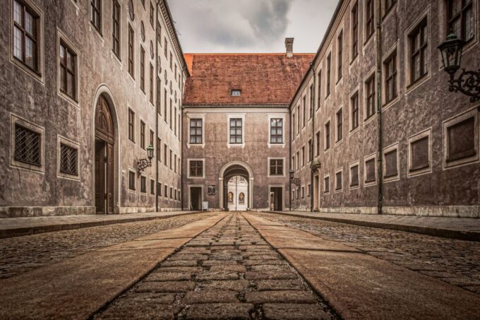 Munich: First Discovery Walk and Reading Walking Tour - Discovering Odeonsplatz and Max-Joseph-Platz