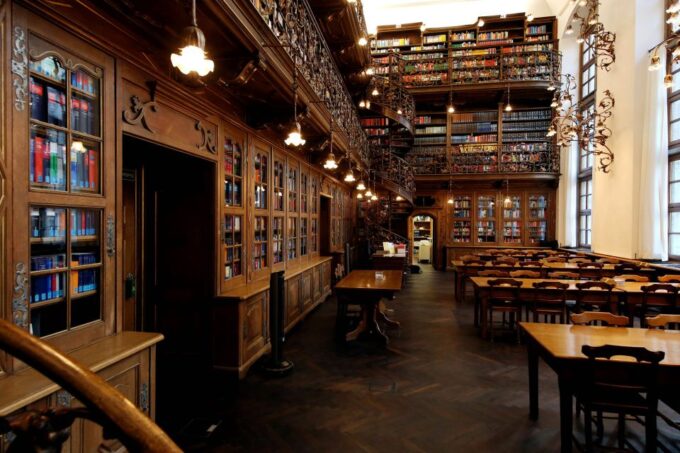 Munich: Guided Tour of New Town Hall - Booking and Cancellation
