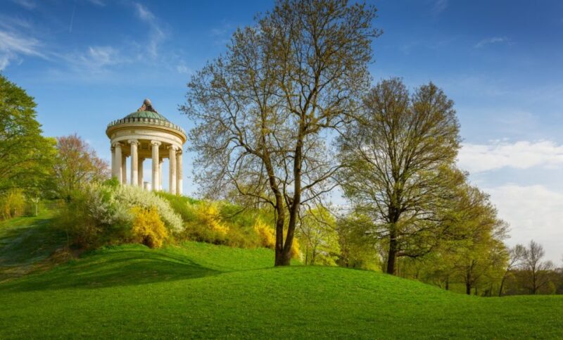 Munich: Highlights Private Bike Tour With Licensed Guide - Bike Experience