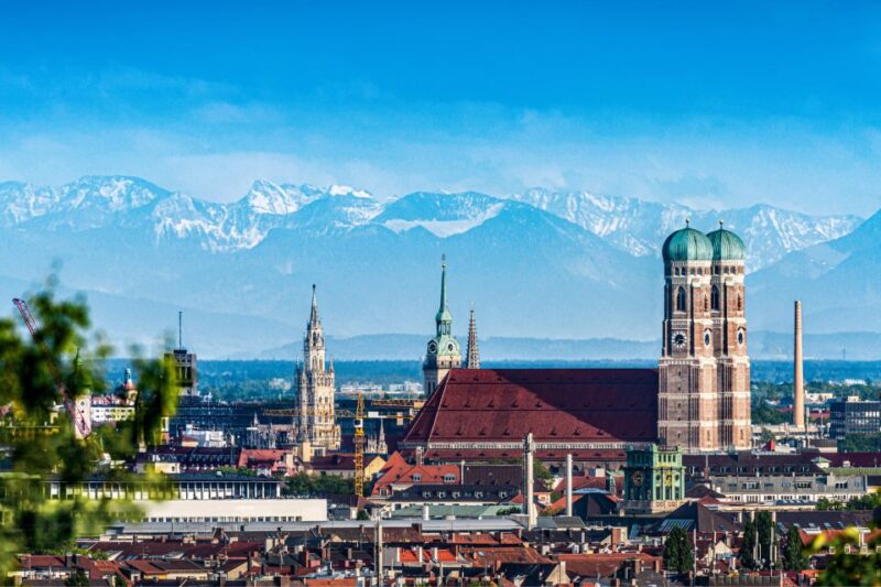 Munich: Highlights Self-Guided Scavenger Hunt and Tour - Key Points