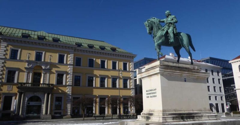 Munich: Historical Walking Tour Maxvorstadt With GEO Epoche - Tour Highlights and Experience
