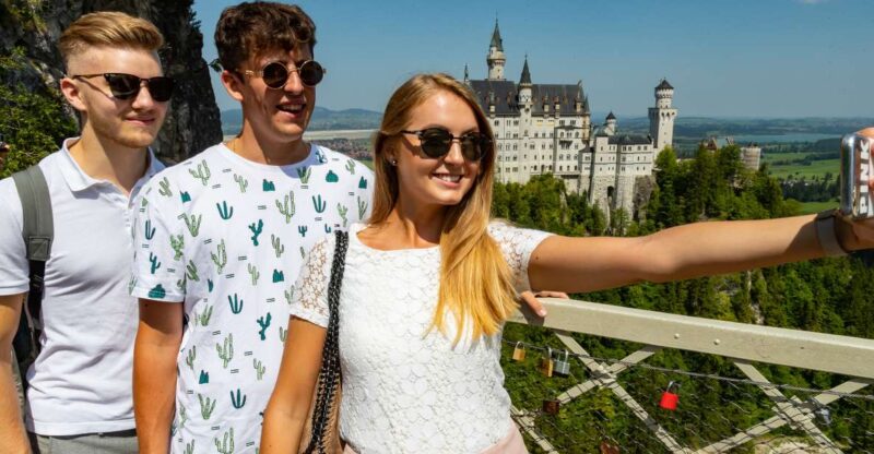 Munich: King Ludwigs Bavarian Castles Day Tour & Boat Ride - Itinerary Highlights