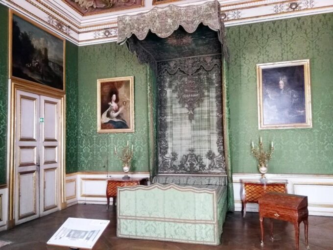 Munich: Nymphenburg Palace With Official Guide - Guided Tour Highlights