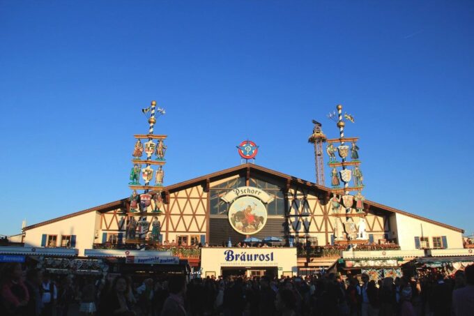 Munich: Oktoberfest Big Beer Tent Evening Table Reservation - Reserving Your Table