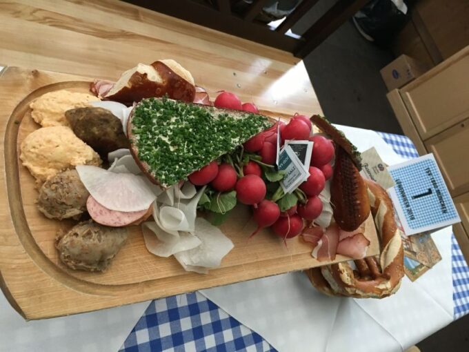 Munich: Oktoberfest Experience and Lunch in Tent - Festive Atmosphere and Traditions