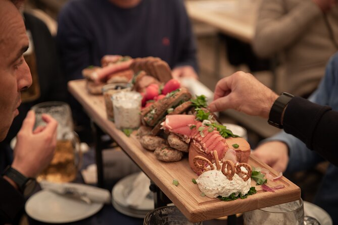 Munich Oktoberfest Tour With Beer Hall Table Reservations - Traveler Feedback Highlights