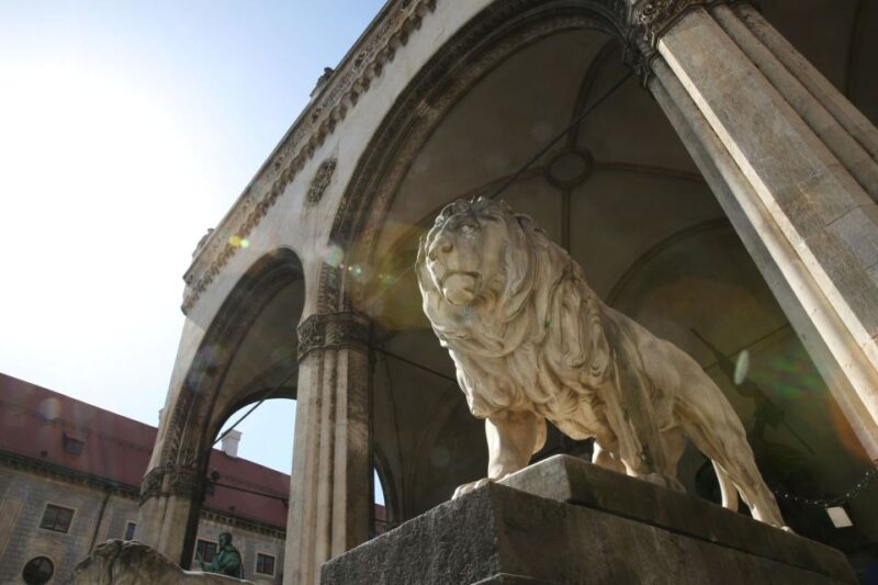 Munich: Old Town Guided Walking Tour - Key Points