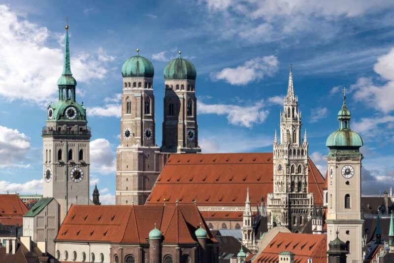 Munich: Old Town Guided Walking Tour - Experience Highlights