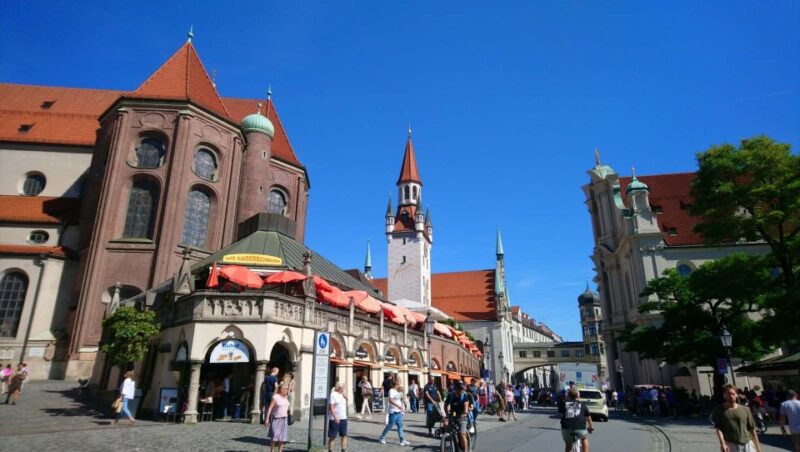 Munich: Old Town Guided Walking Tour With Lunch Stop - Key Points