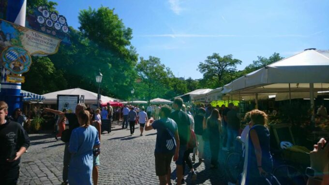 Munich: Old Town Guided Walking Tour With Lunch Stop - Navigating the Tour