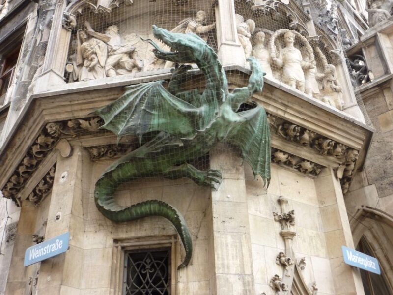 Munich: Public Walking Tour - Notable Figures and Stories