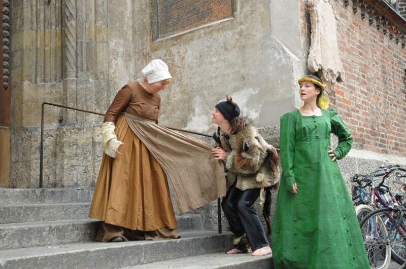 Munich: Scary Tour With Actors in GERMAN - Flexible Booking and Cancellation