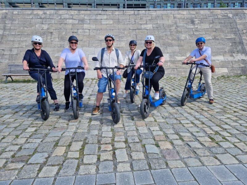 Munich: Top Sights Guided E-Scooter Tour - Guided Experience