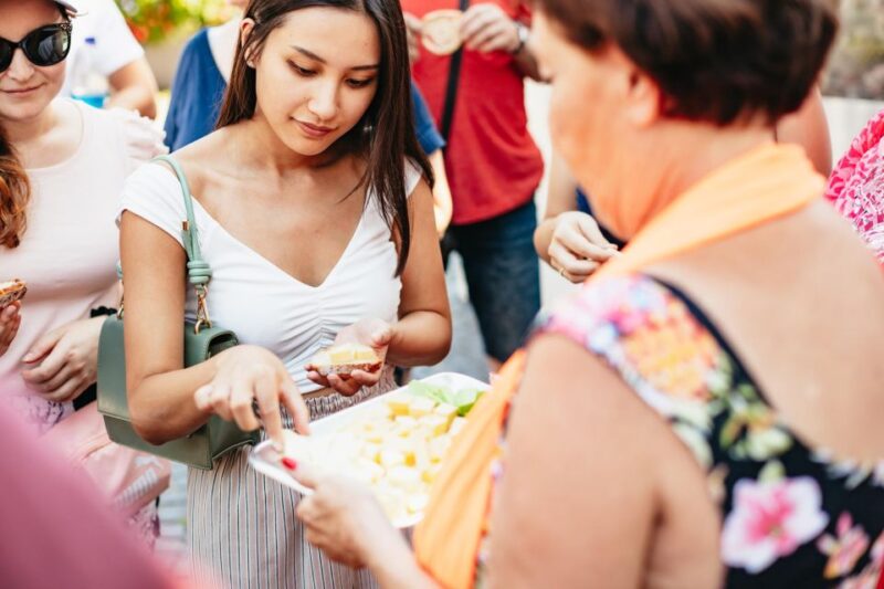 Munich: Viktualienmarkt Gourmet Food Tour - Tour Details