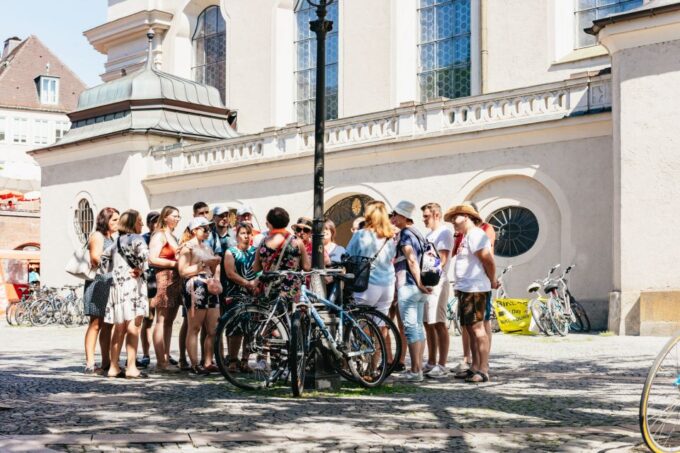 Munich: Viktualienmarkt Gourmet Food Tour - Local Traditions