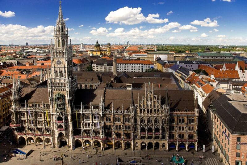 Munich: Walking Tour Old Town and Viktualienmarkt - Tour Features
