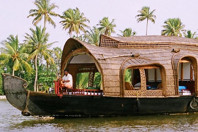 Munnar Private Tour: Overnight Alleppey Backwaters Houseboat Cruise - Key Points