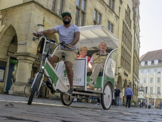 Münster: Private Guided Rickshaw City Tour - Booking Process