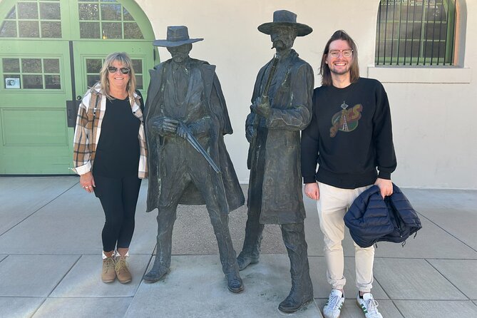 Mural and History Tour - Exploring the Congress Hotel and Courtyard