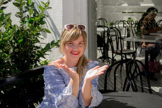 Murals and Graffiti Photoshoot - Posh Melrose With a Photographer in Los Angeles - Convenient Meeting and End Point Locations