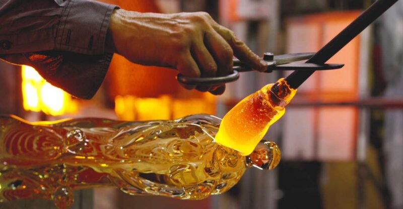 Murano and Burano: Guided Tour by Speed Boat and Aperitif - Inclusions