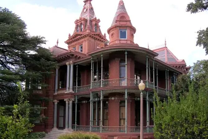 Murder by Gaslight Walking Ghost Tour - History Lesson and Ghost Hunt