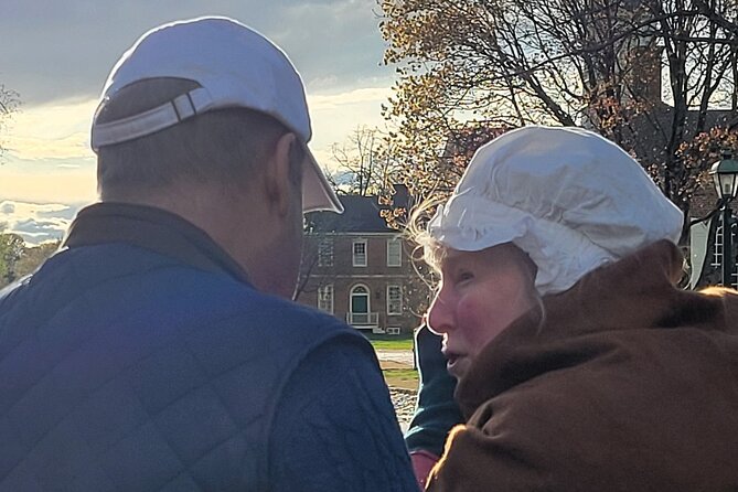 Murder, Mayhem, and Scandal: 1-hour Historical Character Tour - Engaging Guides and Character Portrayal