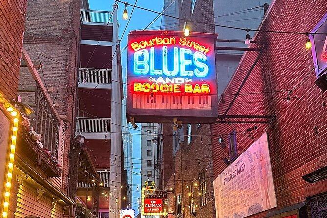 Murder on Music Row: Nashvilles Country Music True Crime Tour - Navigating the Tour Route: From Ryman to Printers Alley