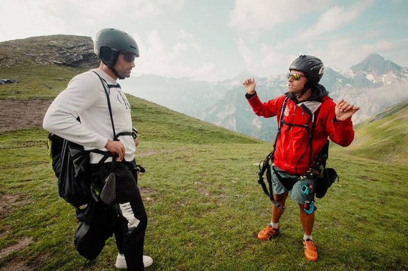 Mürren: Paragliding Panorama Tandem Flight Full Experience - Booking Details and Flexibility