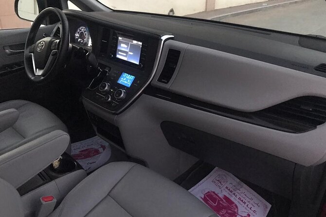 Muscat : Private Transfer From Muscat to Dubai - Drivers Communication and Handling