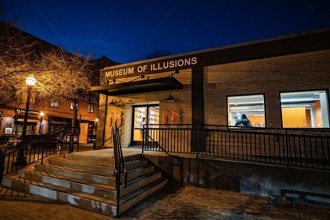 Museum of Illusions Dallas Admission - Key Points