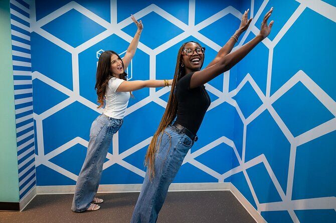 Museum of Illusions Dallas Admission - The Photo Experience and Memorabilia