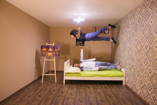 Museum of Illusions Tour - Discover the Science