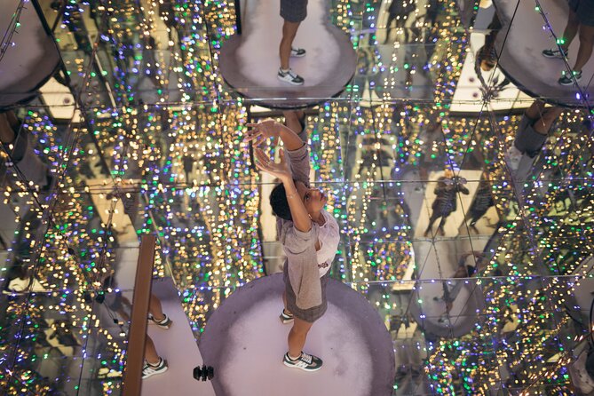 Museum of Illusions Tour - Photo Opportunities