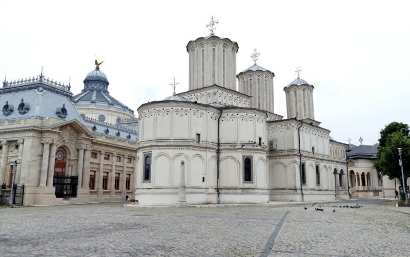 Museums and Galleries Walking Tour in Bucharest - Art and Museums