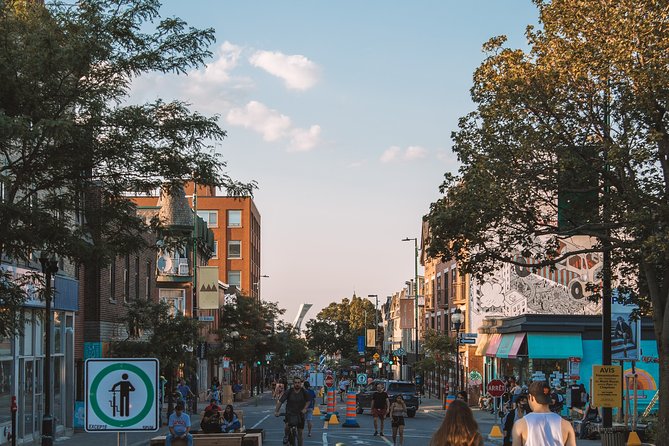 Must See Montreal Walking Tour With A Local Host - Flexible Meeting Point