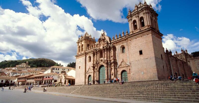 Must-Sees: Machu Picchu, Sacred Valley and City Tour - Itinerary at a Glance